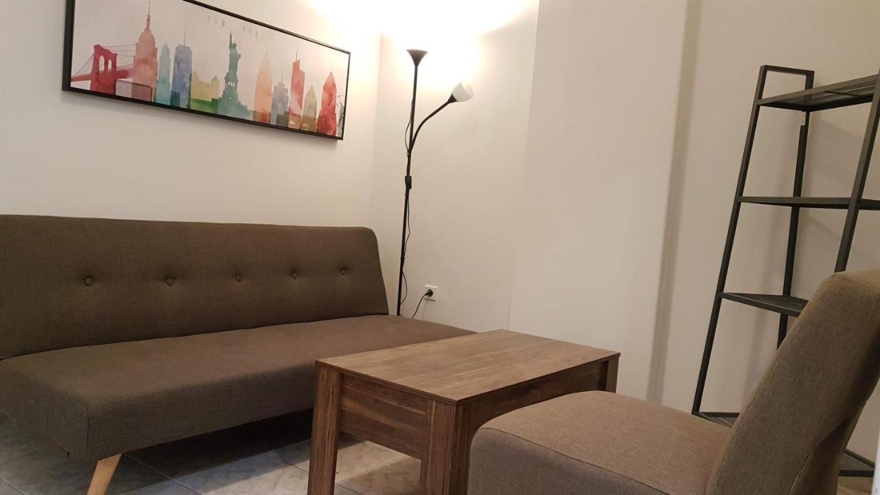 Palette Chocolate - Center, 6 Bd, 3 Bath Apartment Athens