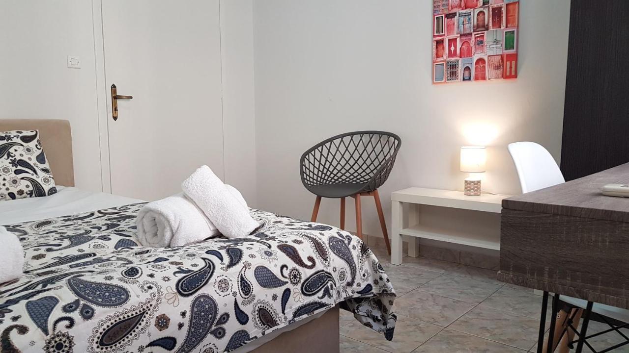 Palette Chocolate - Center, 6 Bd, 3 Bath Apartment