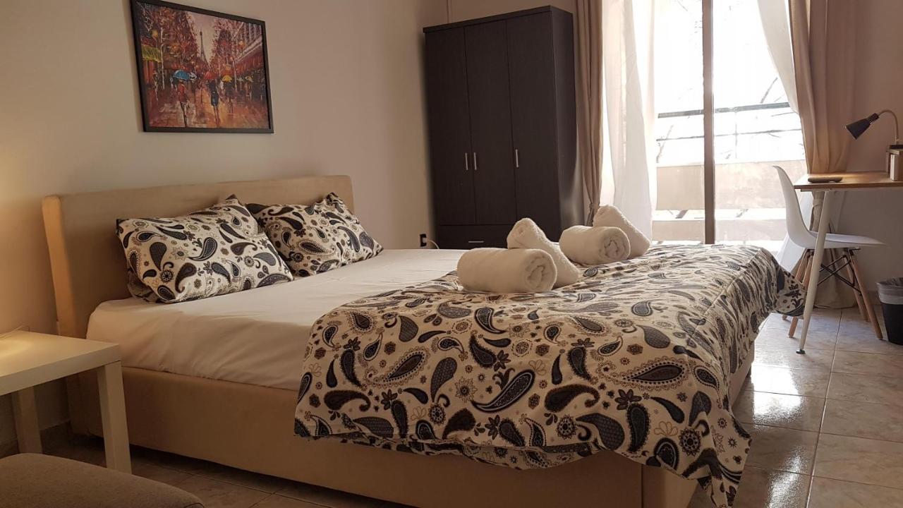 Apartment Palette Chocolate - Center, 6 Bd, 3 Bath *