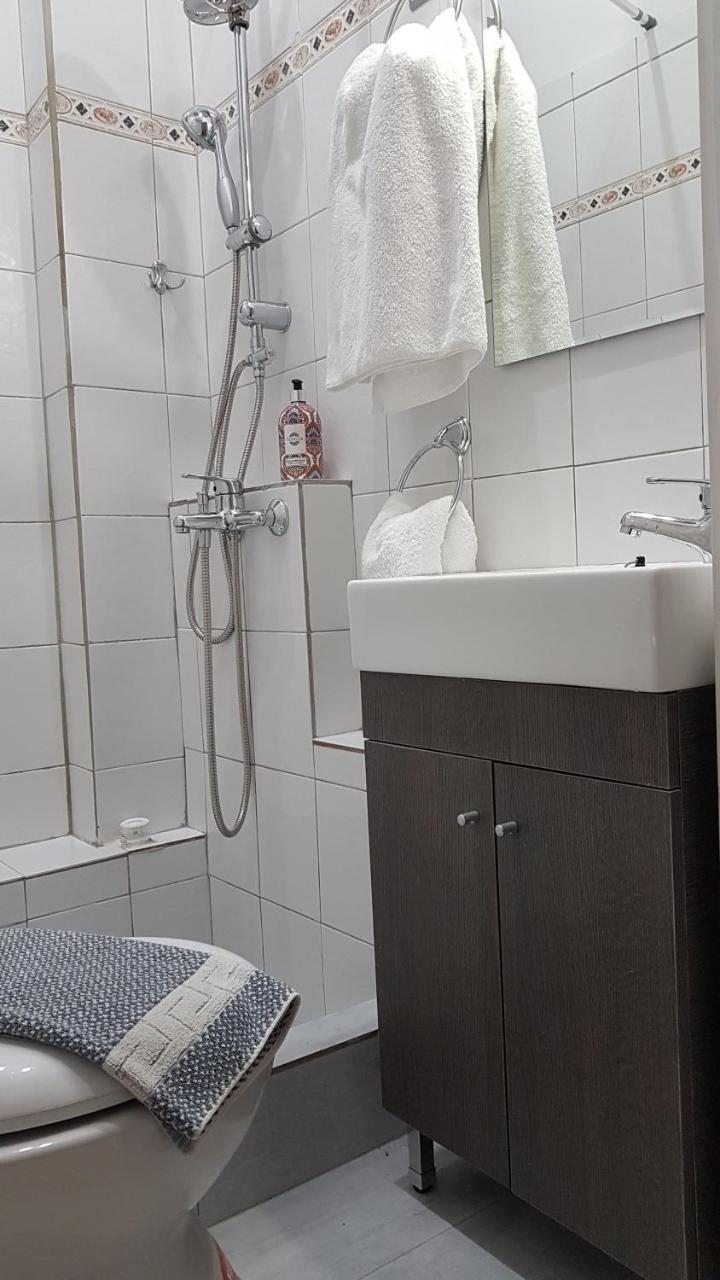 Palette Chocolate - Center, 6 Bd, 3 Bath Apartment Athens