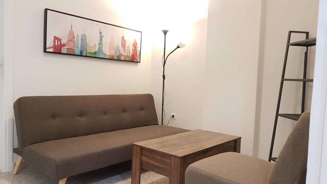 Palette Chocolate - Center, 6 Bd, 3 Bath Apartment