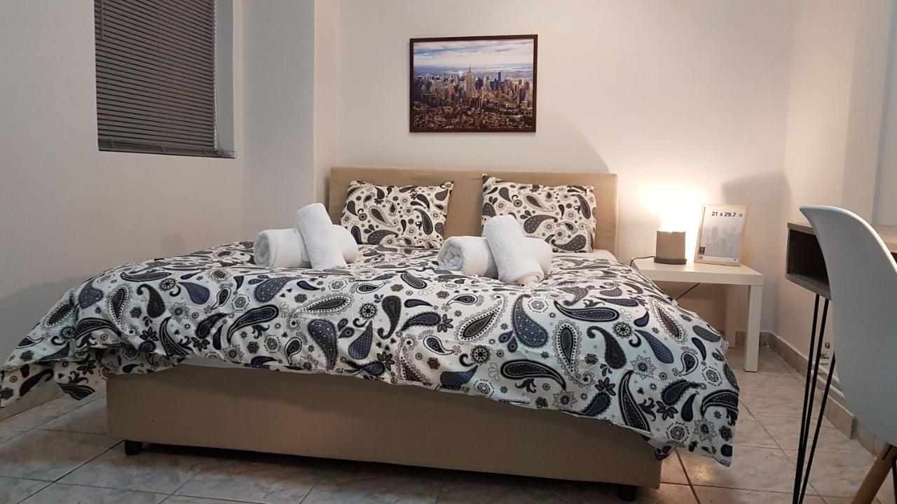 Palette Chocolate - Center, 6 Bd, 3 Bath Athen